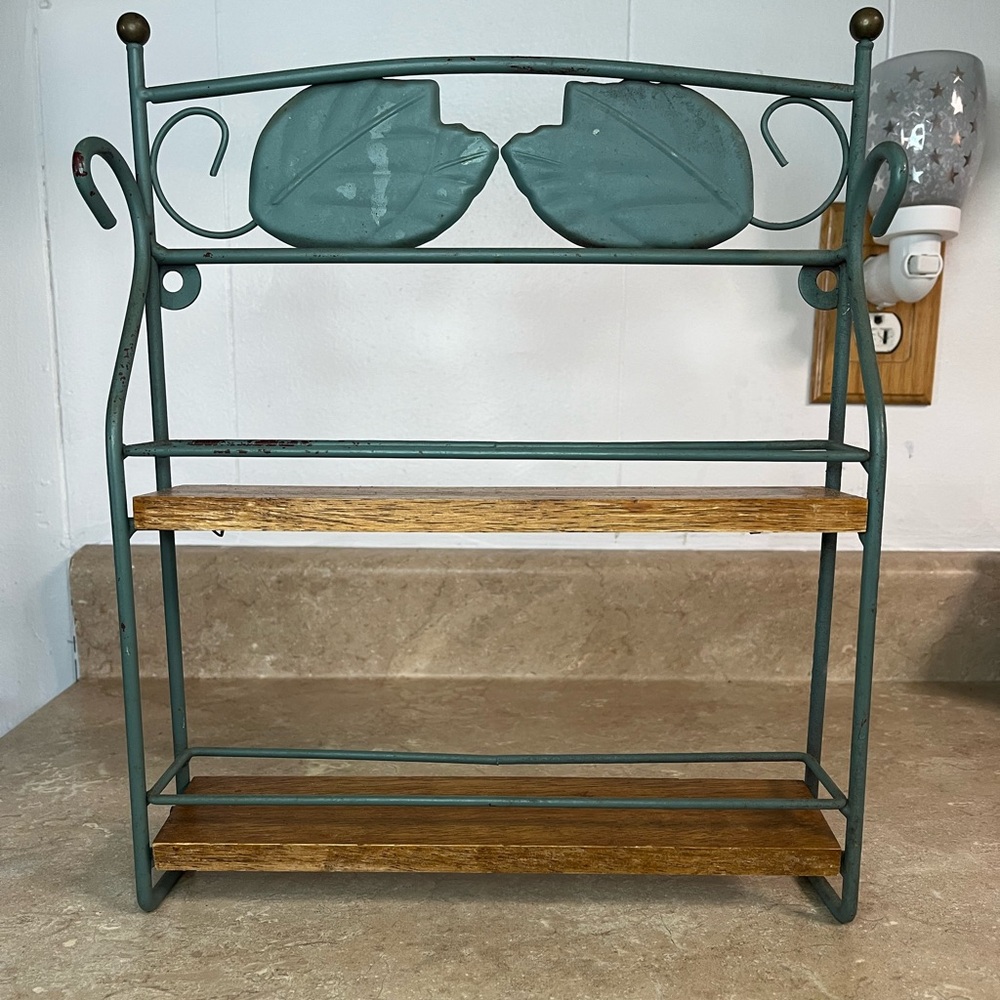 Metal and Wood Leaf Accent Spice Rack
